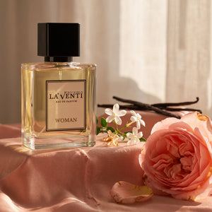 Parfum La'Venti cu note de trandafir, iasomie si vanilie