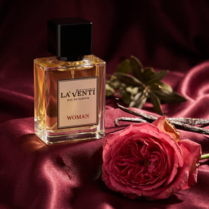 Parfum La'Venti cu note de trandafir, vanilie si patchouli