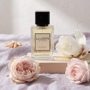 Parfum La'Venti cu note de trandafir, magnolie si lemn de santal