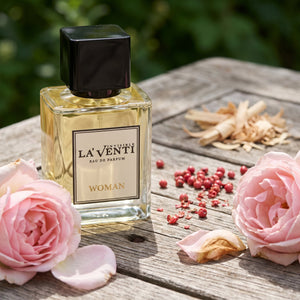 Parfum La'Venti cu note de trandafir, piper roz si lemn de santal