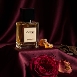 Parfum La'Venti cu note de trandafir, rasina de ambra si lemn de oud