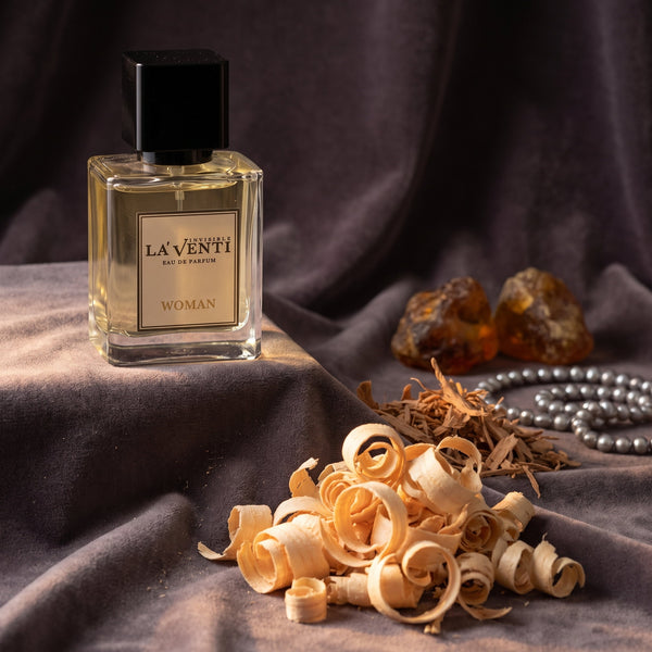 Parfum La'Venti cu note de lemn de santal, cedru si rasina de ambra