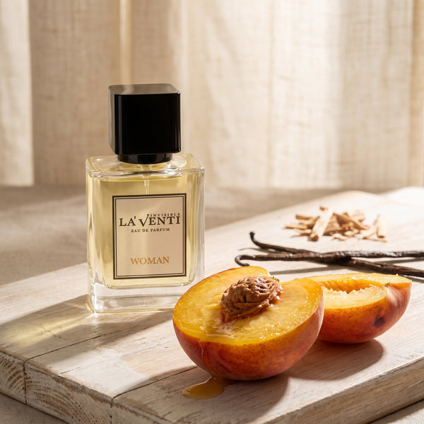 Parfum La'Venti cu note de piersica, vanilie si lemn de santal