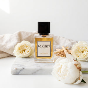 Parfum La'Venti cu note de bujor, trandafir si lemn de santal