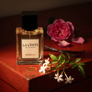 Parfum La'Venti cu note de iasomie, trandafir si vanilie