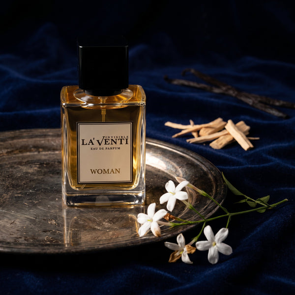 Parfum La'Venti cu note de iasomie, lemn de santal si vanilie