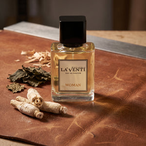 Parfum La'Venti cu note de radacina de iris, patchouli si lemn de santal