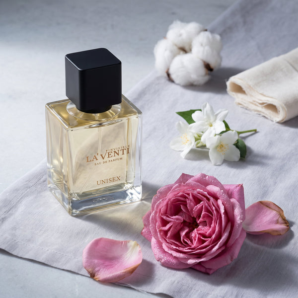 Parfum La'Venti cu note de trandafir, iasomie si mosc