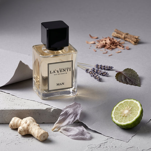 Parfum La'Venti cu note de iris, lavanda si lemn de cedru