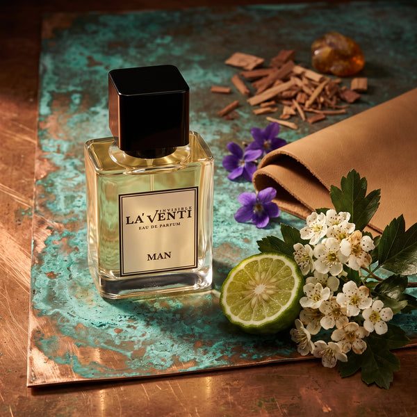 Parfum La'Venti cu note de bergamota, paducel si piele