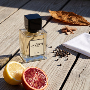 Parfum La'Venti cu note de lamaie, portocala rosie si tutun