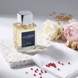 Parfum La'Venti cu note de trandafir, bujor si radacina de iris