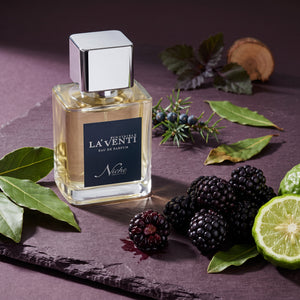 Parfum La'Venti cu note de mure, frunza de dafin si ienupar