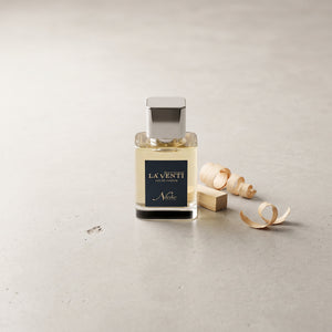 Parfum La'Venti - compozitie moleculara minimalista cu note lemnoase