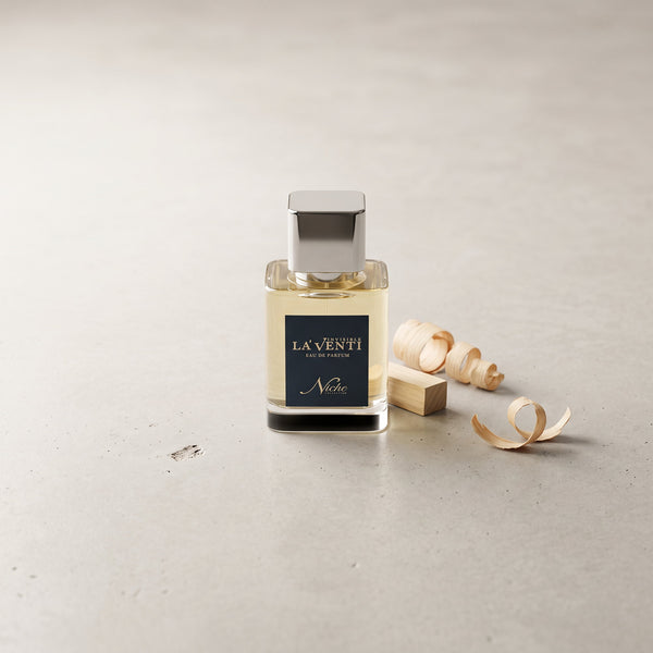 Parfum La'Venti - compozitie moleculara minimalista cu note lemnoase