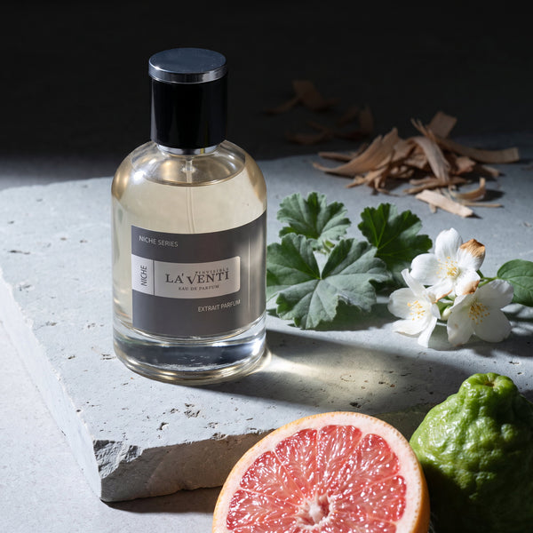 Parfum La'Venti cu note de grepfrut, muscata si lemn de santal